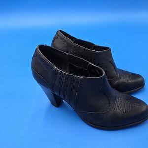Gianni Bini Black Leather Western Booties ‎ Size 7